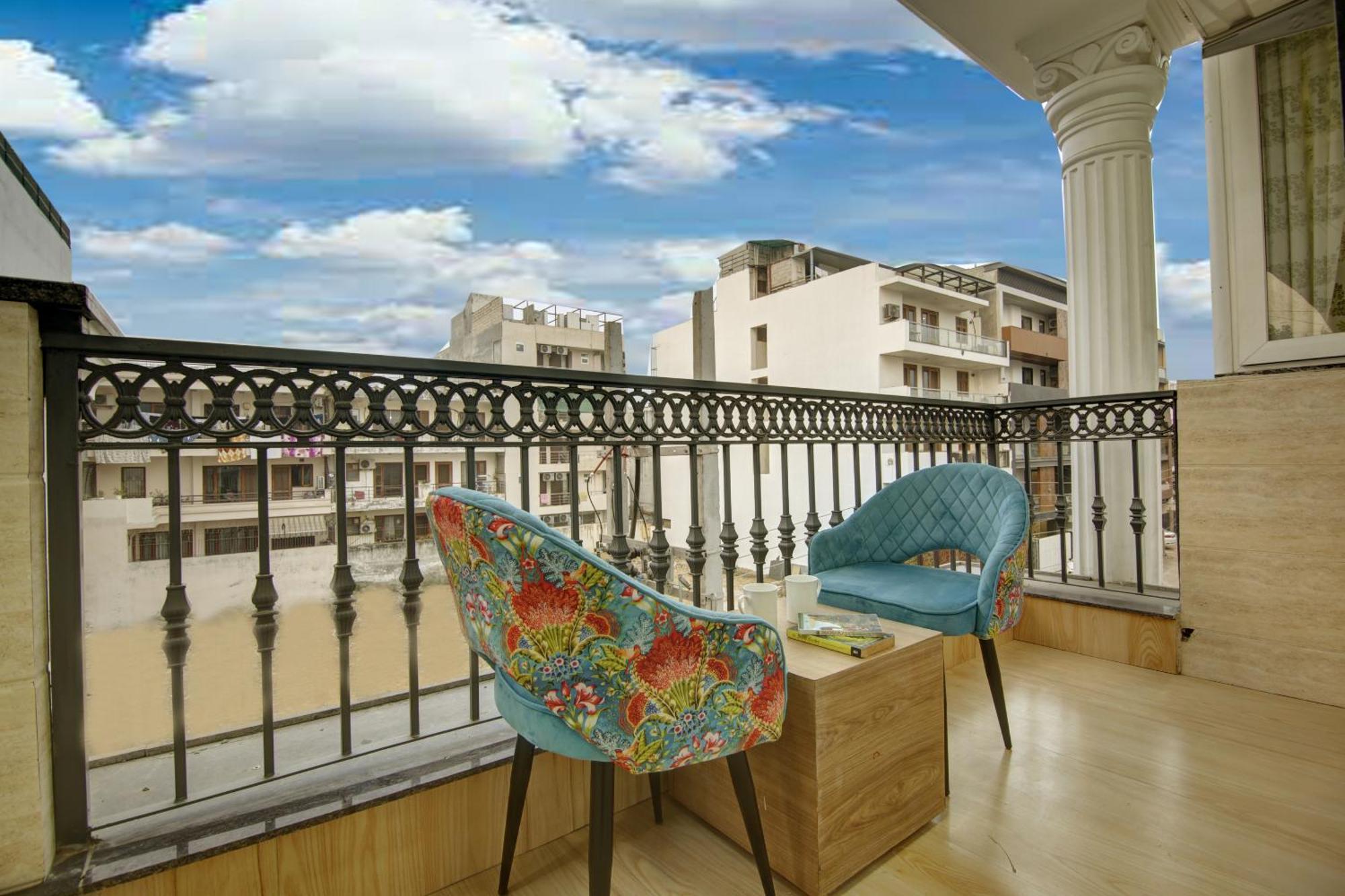 グルガウン Anandam Club Houseアパートホテル エクステリア 写真
